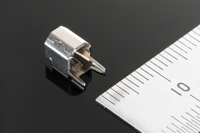 How is the air tightness and waterproof test of automotive terminals done?